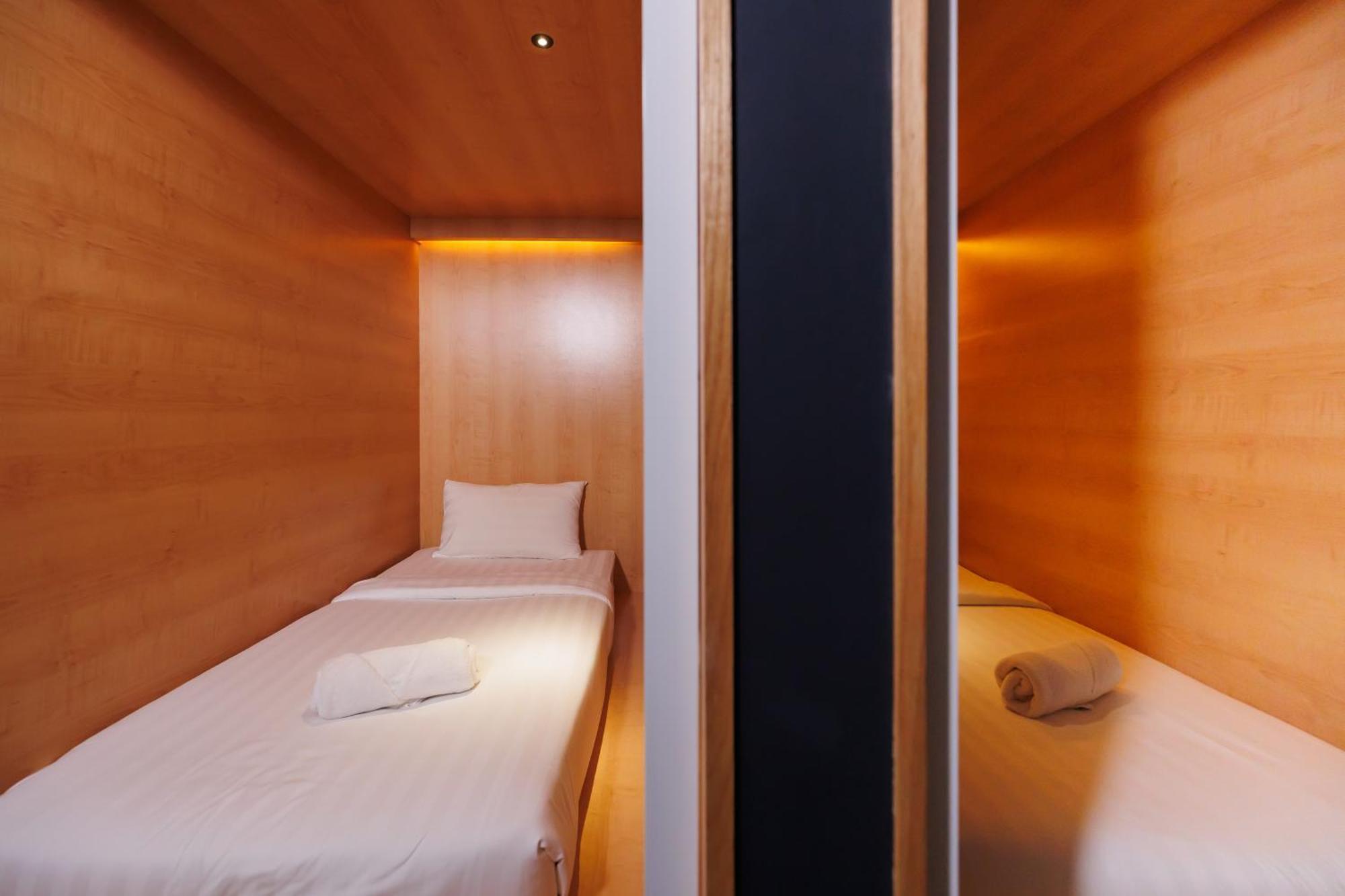 Hostel The Bed Bukit Bintang Kuala Lumpur Exterior foto